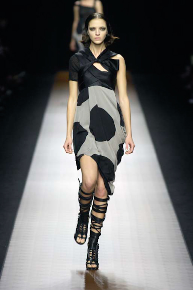 desfiles-givenchy-paris-verao2008rtw-100