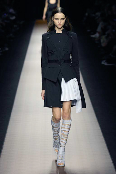 desfiles-givenchy-paris-verao2008rtw-122