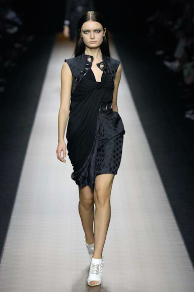 desfiles-givenchy-paris-verao2008rtw-126