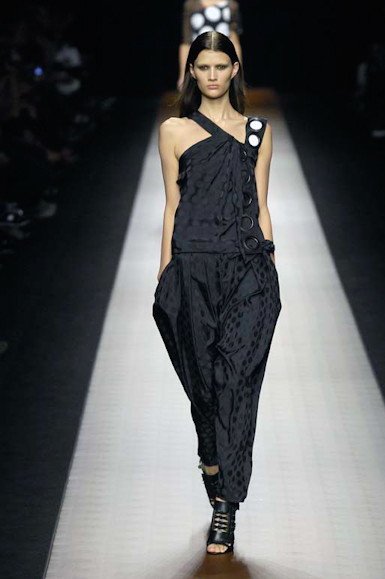 desfiles-givenchy-paris-verao2008rtw-132