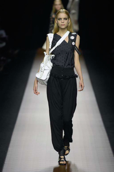 desfiles-givenchy-paris-verao2008rtw-137