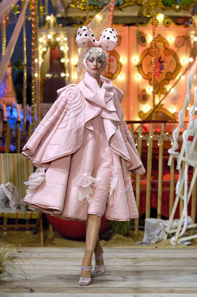 desfiles-johngalliano-paris-verao2008rtw-107