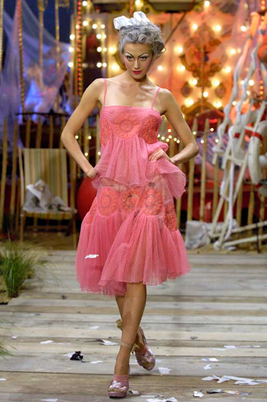 desfiles-johngalliano-paris-verao2008rtw-108