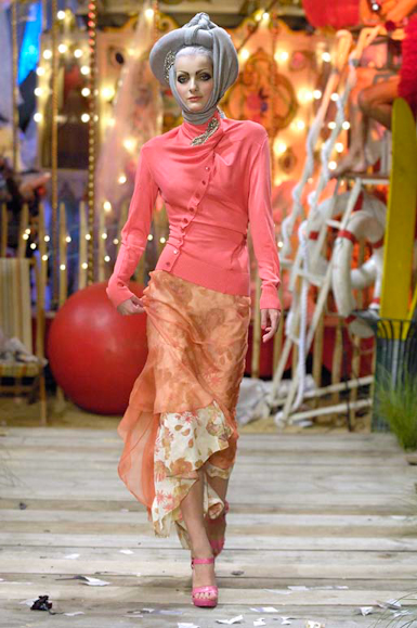 desfiles-johngalliano-paris-verao2008rtw-117