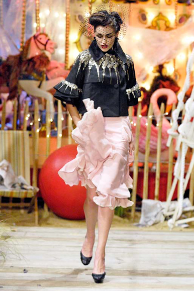 desfiles-johngalliano-paris-verao2008rtw-128