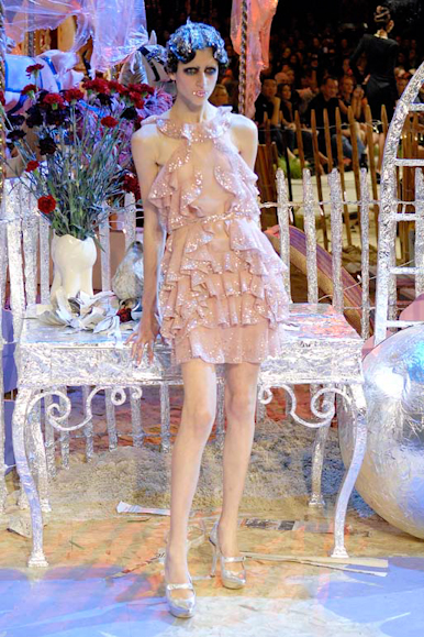 desfiles-johngalliano-paris-verao2008rtw-129