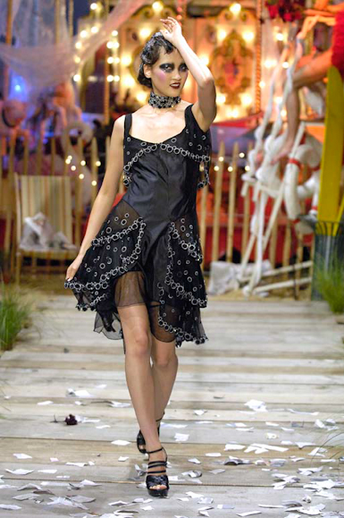 desfiles-johngalliano-paris-verao2008rtw-135