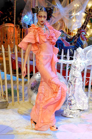desfiles-johngalliano-paris-verao2008rtw-140