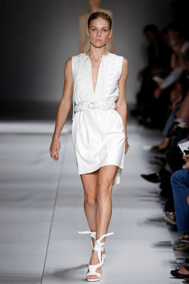 desfiles-loewe-paris-verao2008rtw-104