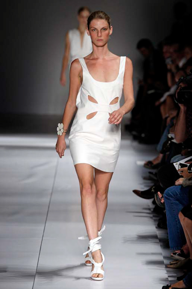 desfiles-loewe-paris-verao2008rtw-106