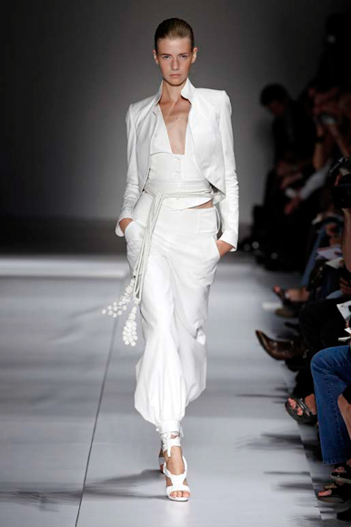 desfiles-loewe-paris-verao2008rtw-111