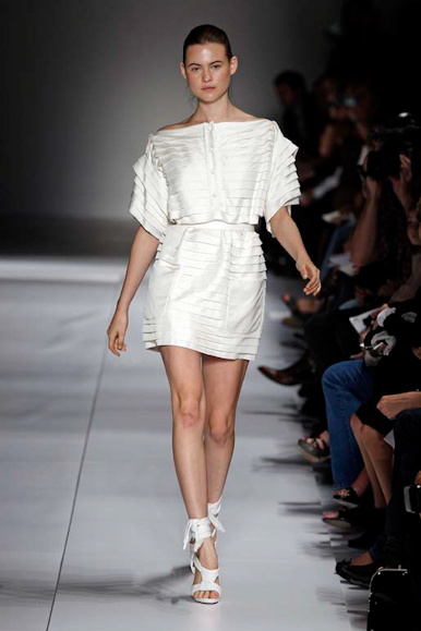 desfiles-loewe-paris-verao2008rtw-113