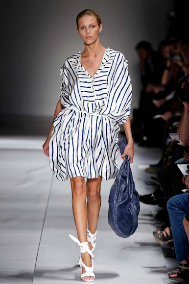 desfiles-loewe-paris-verao2008rtw-115