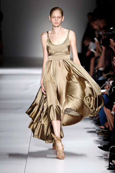 desfiles-loewe-paris-verao2008rtw-121