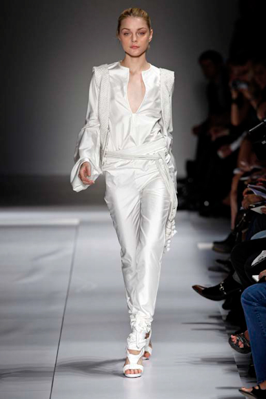 desfiles-loewe-paris-verao2008rtw-125