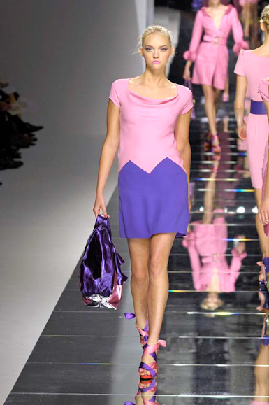 desfiles-valentino-paris-verao2008rtw-101