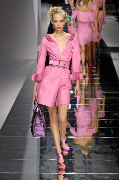desfiles-valentino-paris-verao2008rtw-102