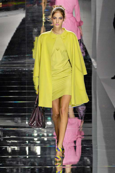 desfiles-valentino-paris-verao2008rtw-108