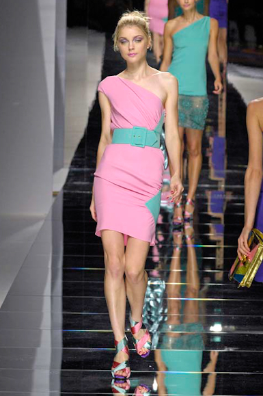 desfiles-valentino-paris-verao2008rtw-113