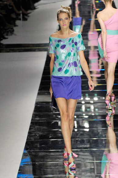 desfiles-valentino-paris-verao2008rtw-116