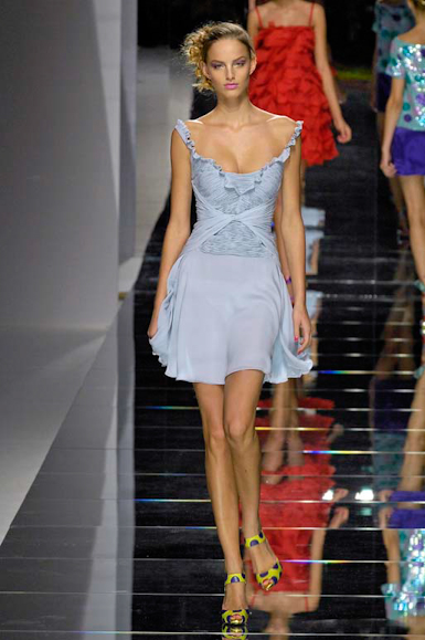desfiles-valentino-paris-verao2008rtw-118