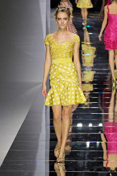 desfiles-valentino-paris-verao2008rtw-122
