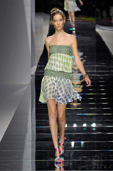 desfiles-valentino-paris-verao2008rtw-126