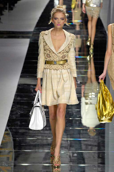 desfiles-valentino-paris-verao2008rtw-131