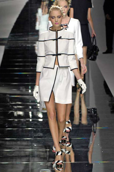 desfiles-valentino-paris-verao2008rtw-137