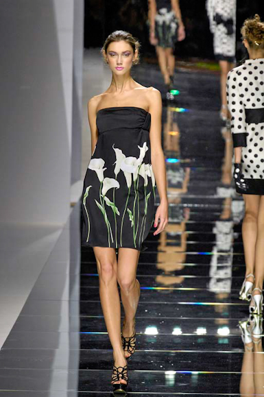 desfiles-valentino-paris-verao2008rtw-157