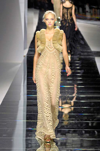 desfiles-valentino-paris-verao2008rtw-171
