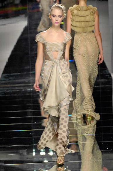 desfiles-valentino-paris-verao2008rtw-174