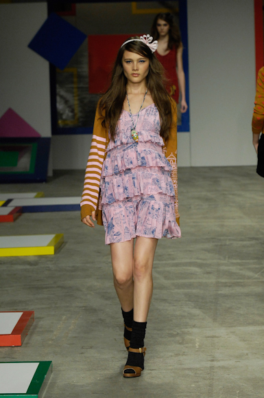 desfiles-teca-rioinverno2008rtw-114