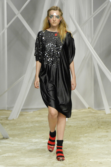 desfiles-ritawainer-rioinverno2008rtw-109