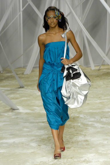 desfiles-ritawainer-rioinverno2008rtw-113