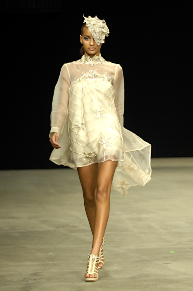 desfiles-melkzda-rioinverno2008rtw-106