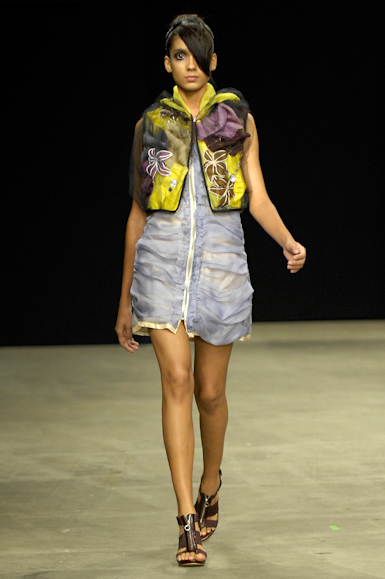 desfiles-melkzda-rioinverno2008rtw-110