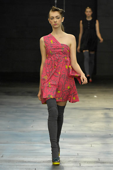 desfiles-mbonitaextra-rioinverno2008rtw-114