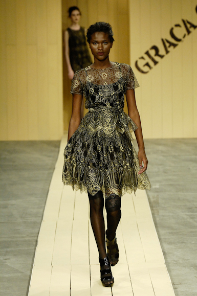 desfiles-gracaottoni-rioinverno2008rtw-123