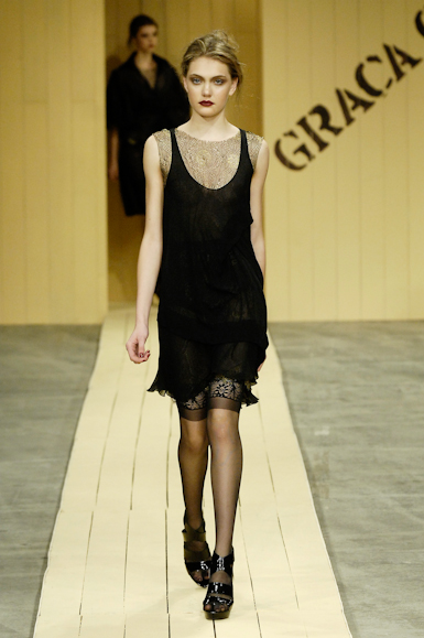 desfiles-gracaottoni-rioinverno2008rtw-125