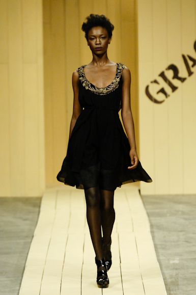 desfiles-gracaottoni-rioinverno2008rtw-129