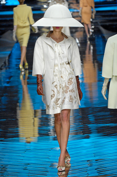 desfiles-valentino-parisverao2008hc-107