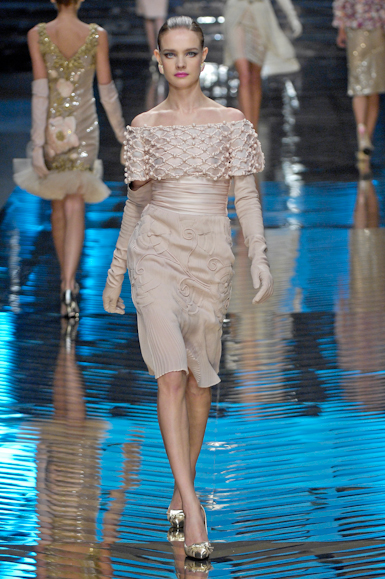 desfiles-valentino-parisverao2008hc-119