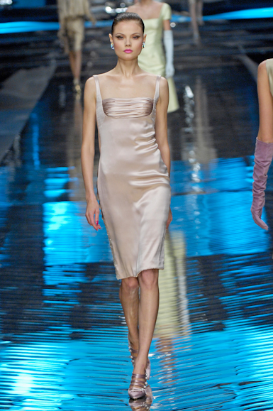 desfiles-valentino-parisverao2008hc-126