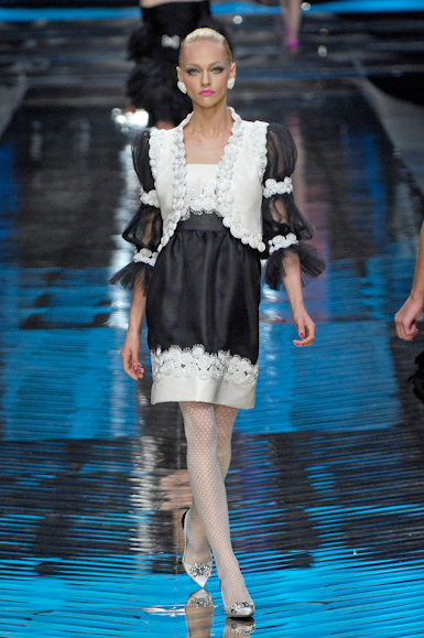 desfiles-valentino-parisverao2008hc-137