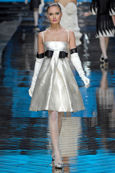 desfiles-valentino-parisverao2008hc-144