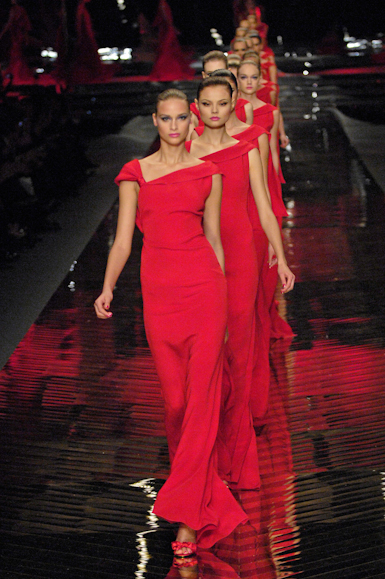 desfiles-valentino-parisverao2008hc-172