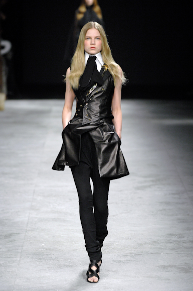 desfiles-givenchy-parisverao2008hc-112