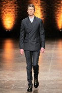 desfiles-amcqueen-milaoinverno2008men-102