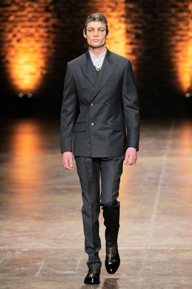 desfiles-amcqueen-milaoinverno2008men-102